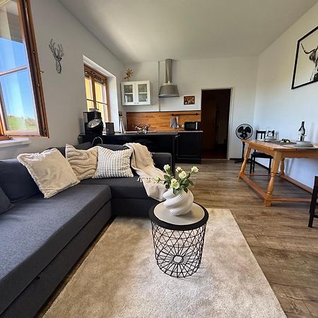 Glanz Und Gloria Weingartenapartment An Der Kellerstrasse, Viele Buschenschaenke, Sehr Ruhige Lage, Herrliche Aussicht! 루트스카치 외부 사진